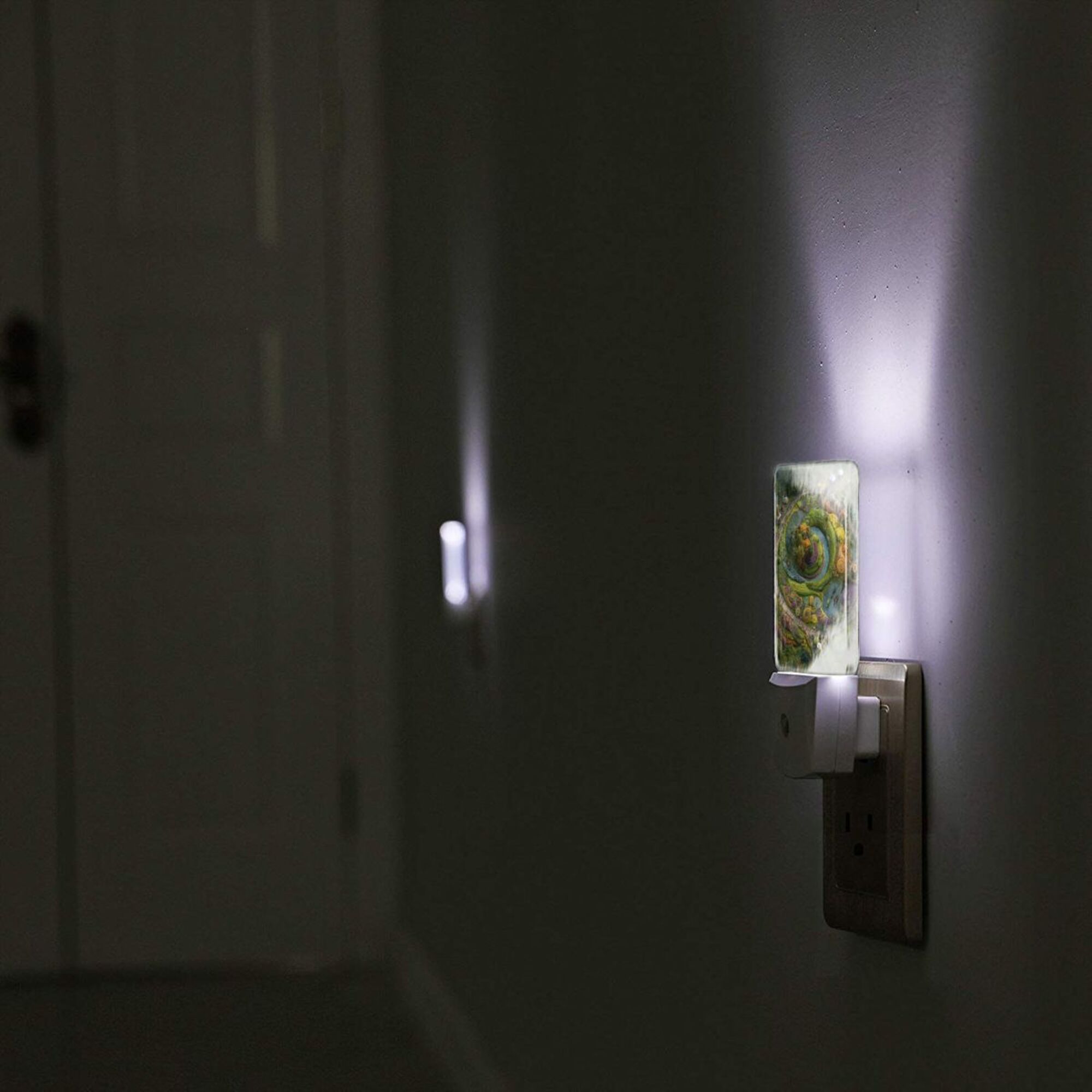 Dusk to Dawn Sensor Night Light with Dreamy Garden Pattern - Size 4.95×2.95 inches, Energy - efficient and Practical